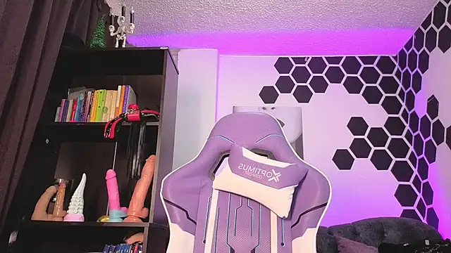 laracollinz's cam snapshot