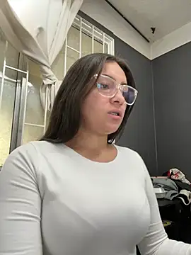 Alyha_Cortes's cam snapshot