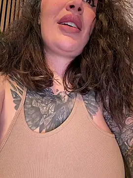 TattooGirlAlia's cam snapshot