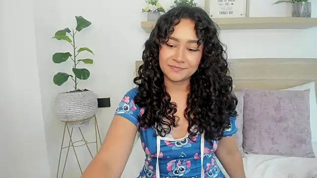 rossie_lanie_'s cam snapshot