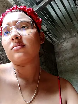 young_dairy01's cam snapshot