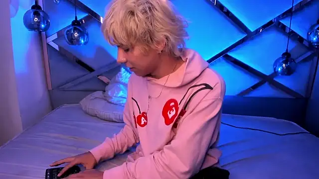 OliIverr22 live sex cam