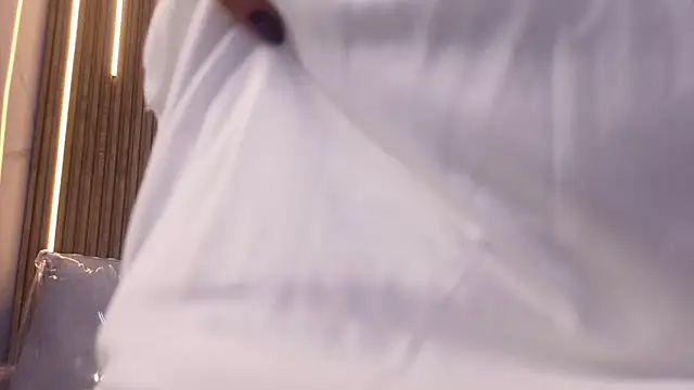 Lynn_turner's cam snapshot