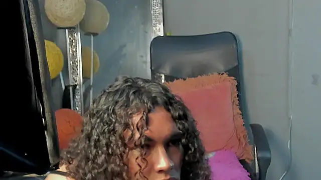 dylaans19 live sex cam