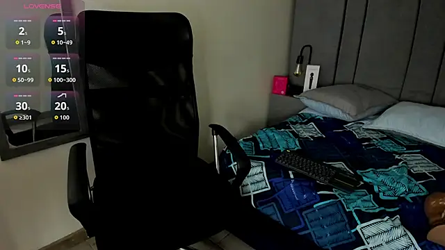 laura_hotties's cam snapshot