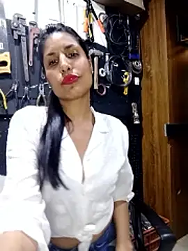 daringandunique's cam snapshot