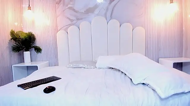 Tamy_Curves's cam snapshot