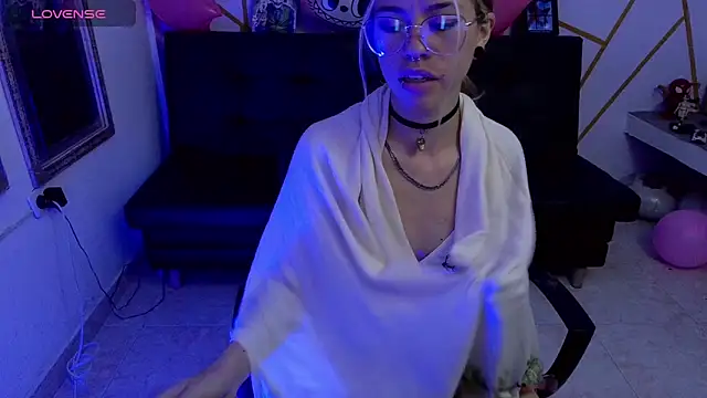 nina_rabbit's cam snapshot