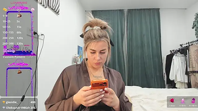 Roxi_Joy's cam snapshot