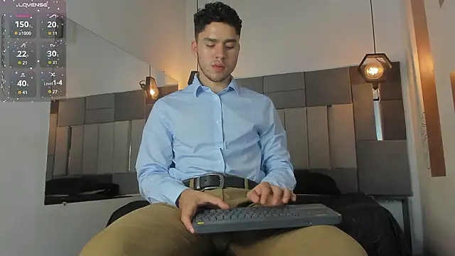 LiamNovak live sex cam