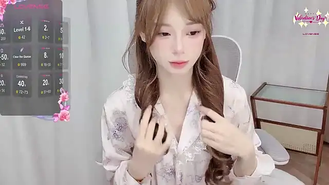 Yuuuuuly live sex cam