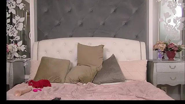 VioletReed live sex cam