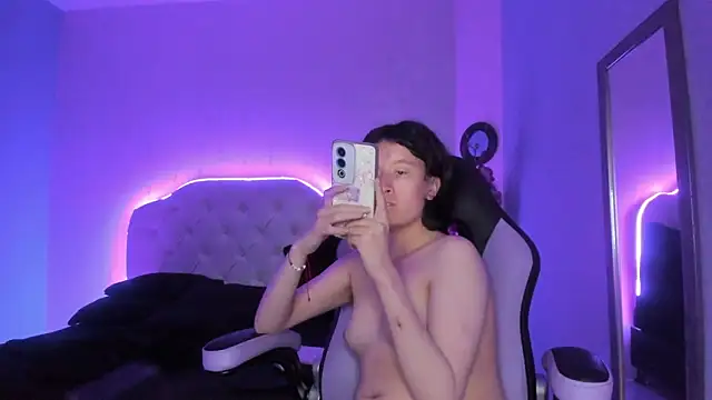 Coral-Sweet's cam snapshot