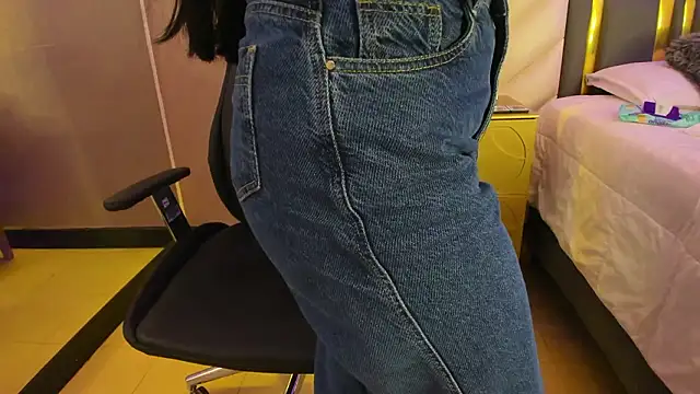 ChloeHarper_ live sex cam