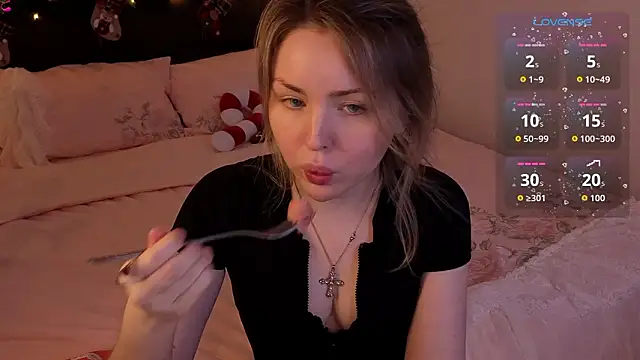 Lora_Rosee's cam snapshot