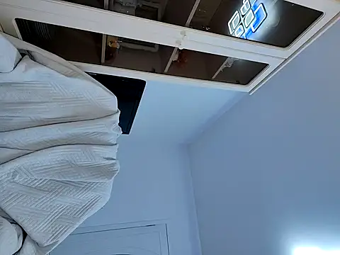 ANA_STA_S_'s cam snapshot