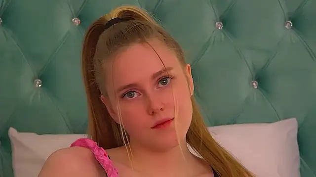 LexiBookwell's cam snapshot