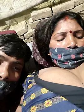 Indiandesicouple155 live sex cam