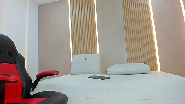 emily_kovac's cam snapshot