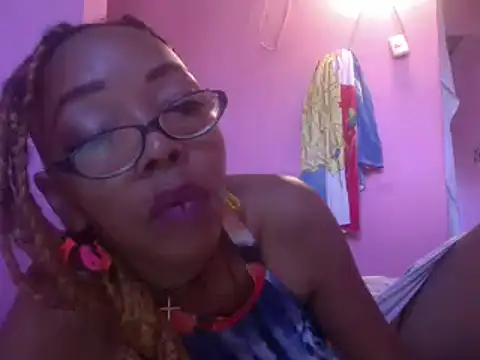 Ladyzee25 live sex cam