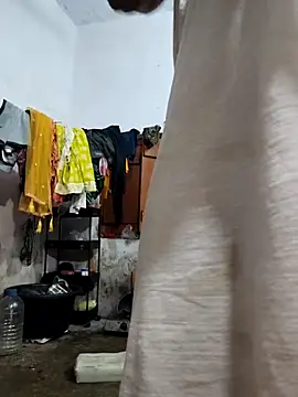 xx_priti's cam snapshot