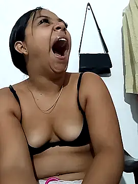 Hot-Latina-xxx's cam snapshot