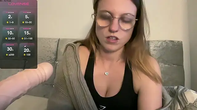 BustyKellyXXX's cam snapshot