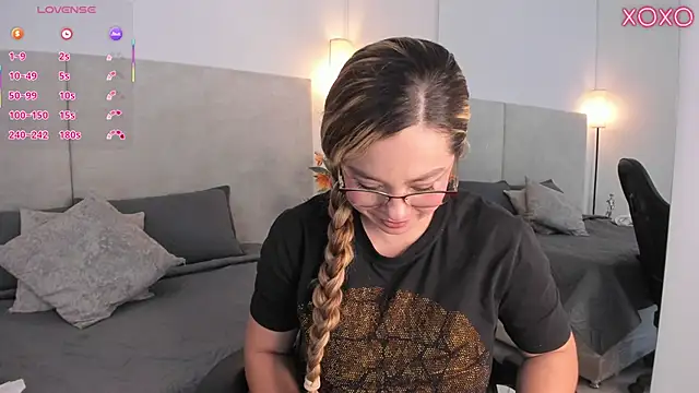 Saori_newman's cam snapshot