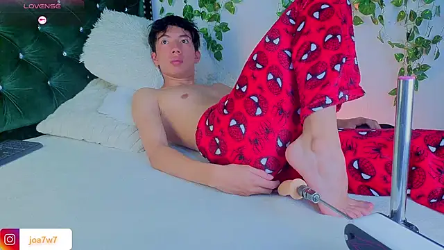 Levii_Ackermann live sex cam