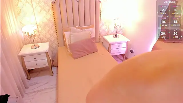 Pia_Johnson_'s cam snapshot