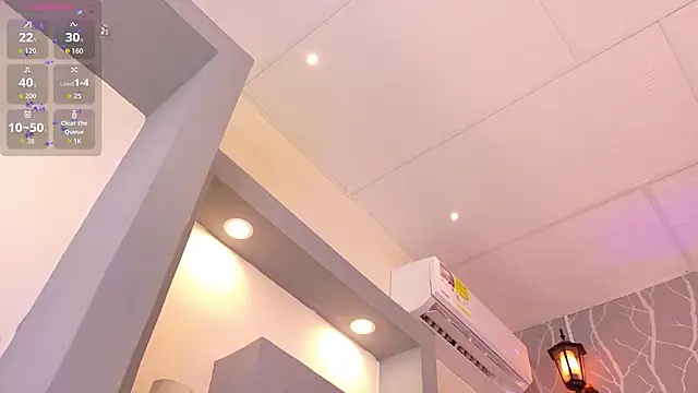 iam_nicolle's cam snapshot