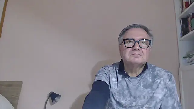 YOU6me's cam snapshot