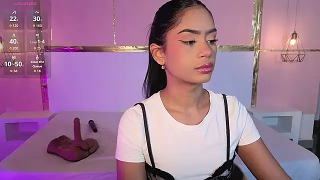 ChloeMoon9's cam snapshot