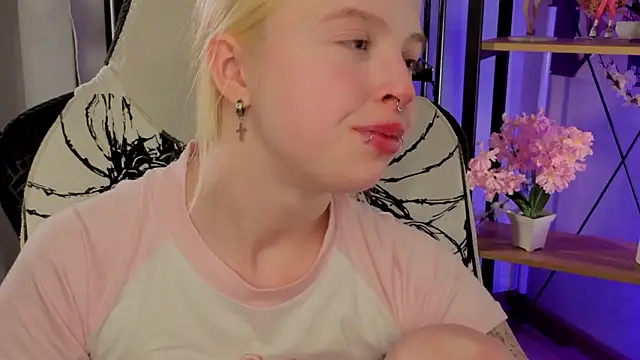 ElvenQueen's cam snapshot