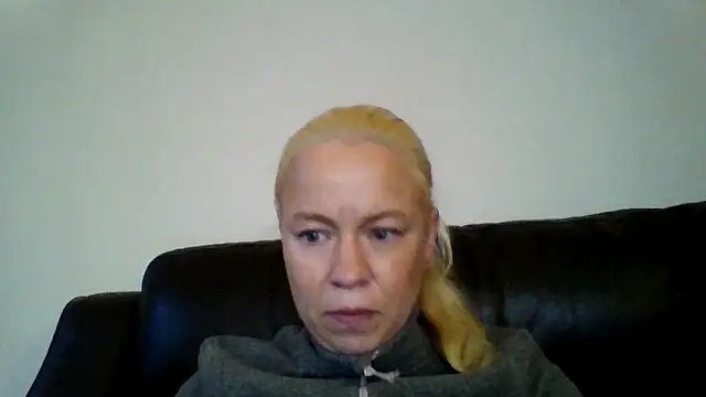 jennyblondeuk's cam snapshot