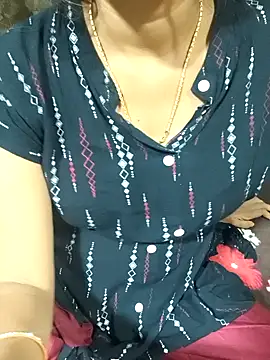 call_me_mouni099's cam snapshot