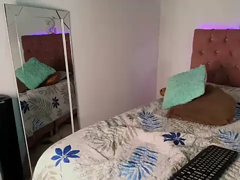 Tiffany_pussyhott's cam snapshot