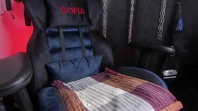 charrlotte_quinn's cam snapshot