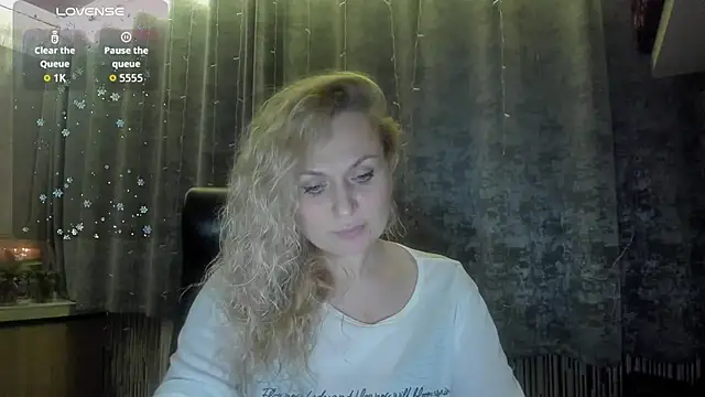 LanaLight_x's cam snapshot