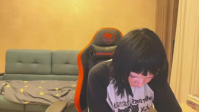 EllaPeony's cam snapshot