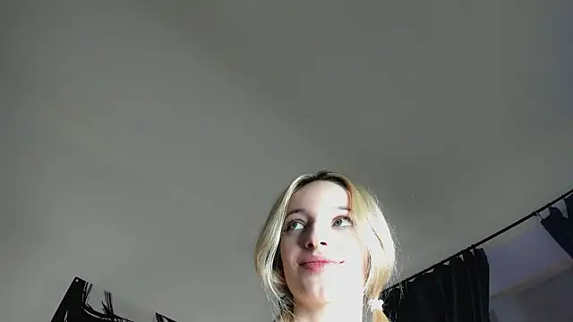 PocketDollX's cam snapshot