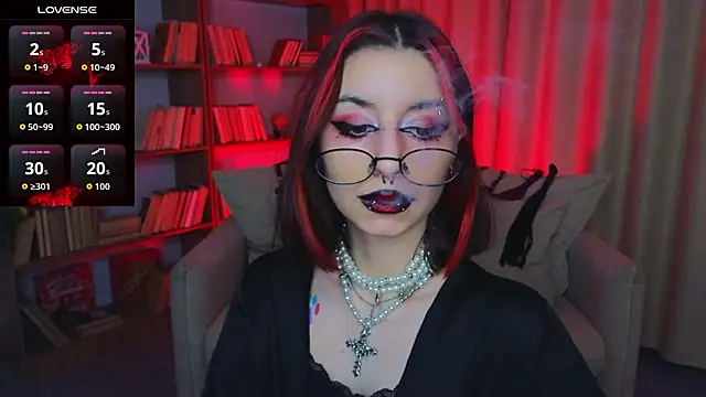 Mistress__Marcelline's cam snapshot