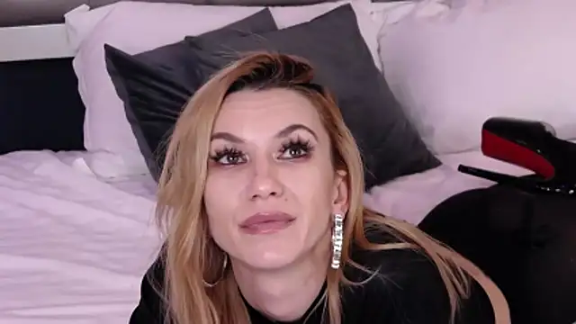 MayaHale's cam snapshot