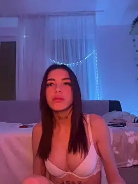 Nina-Viens live sex cam