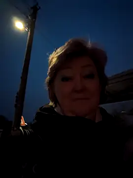 MissSilken live sex cam