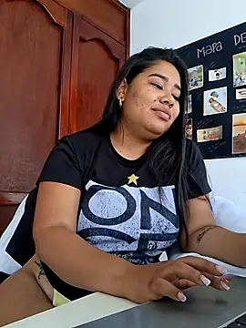 Sarahy- live sex cam