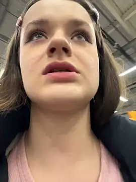 KittyQueeny live sex cam