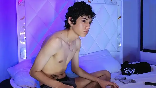 Luca_Moon_ live sex cam