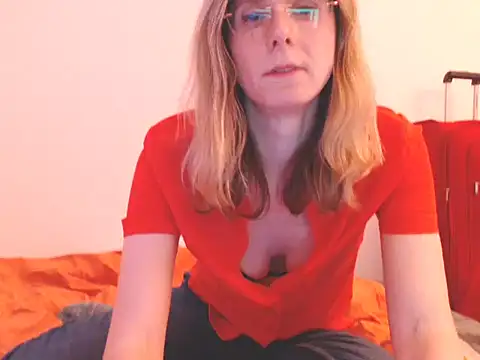 EllyEdelweiss's cam snapshot