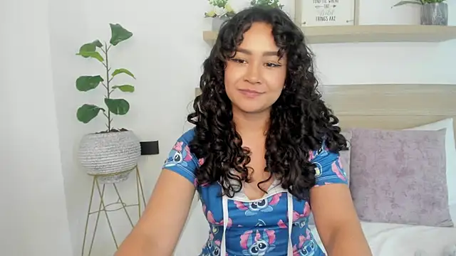 rossie_lanie_'s cam snapshot